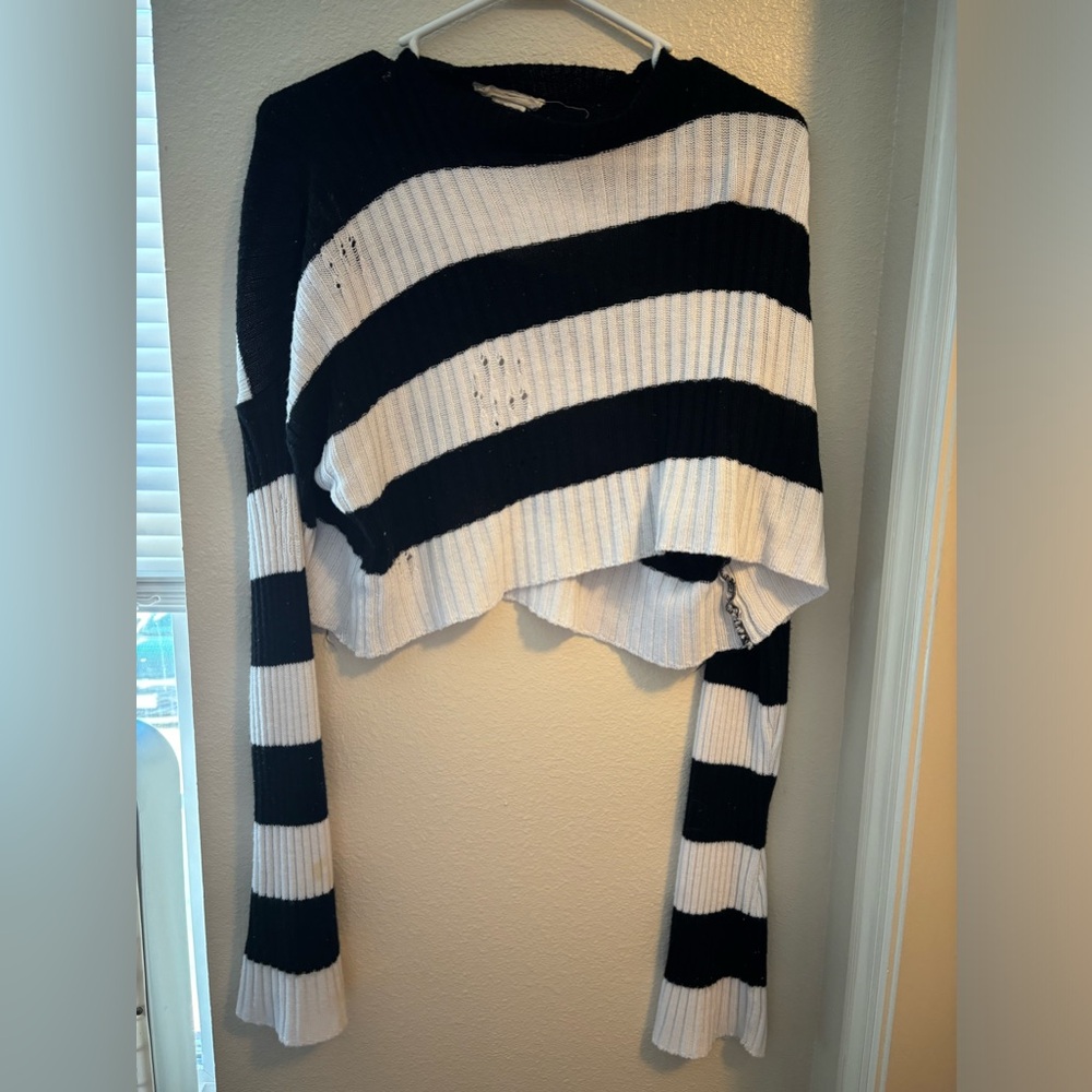 Long sleeve crop top